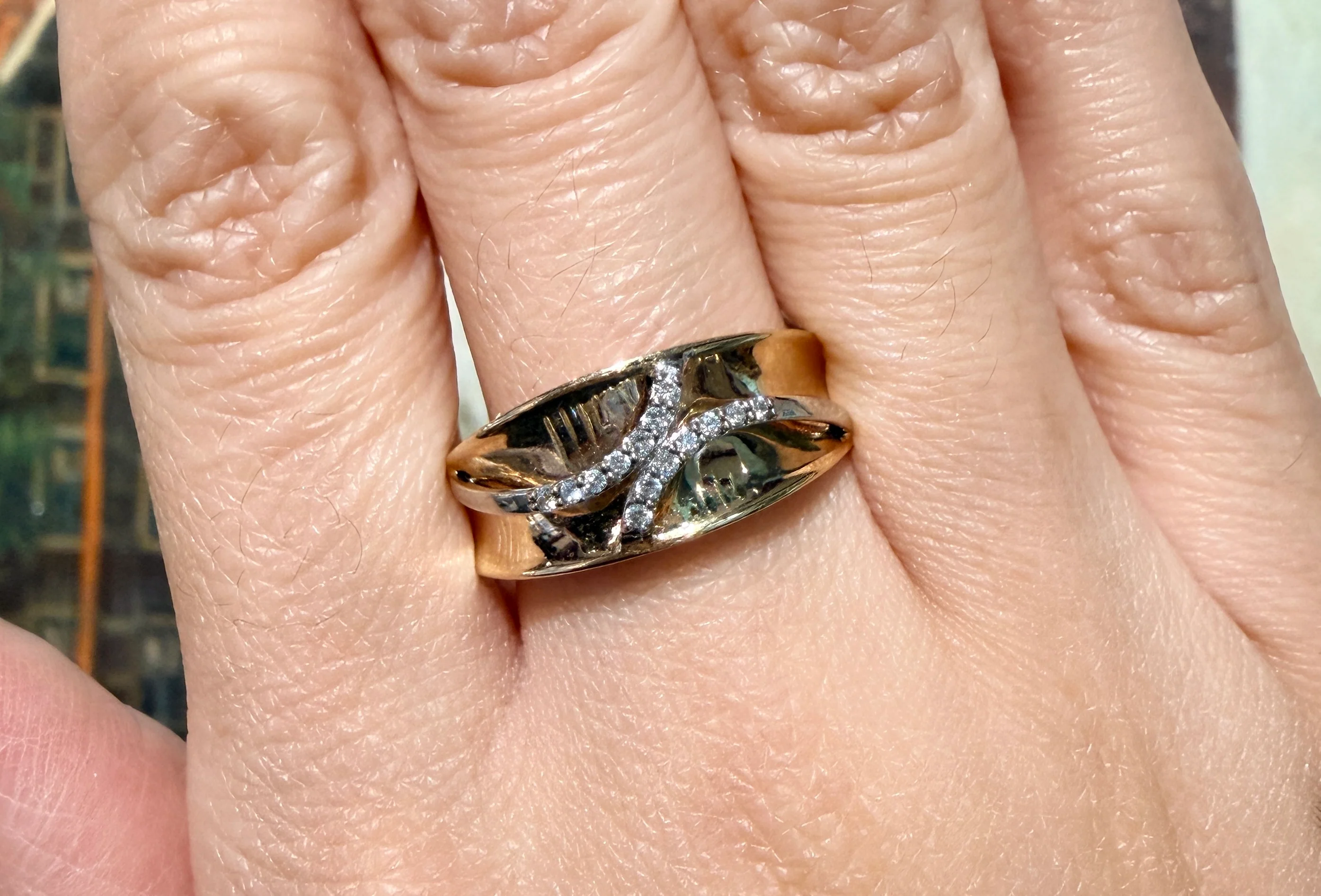 14 carat yellow and white gold ring with diamonds - Image 6