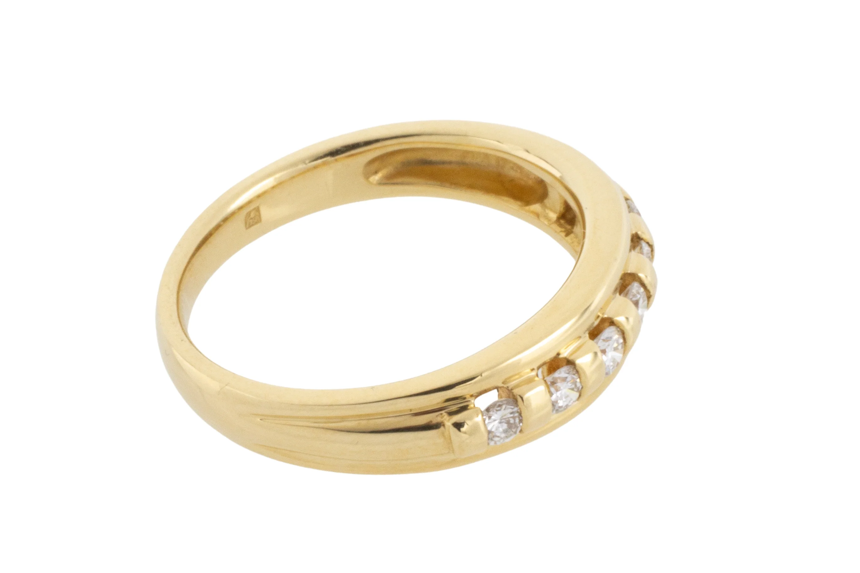 18 carat gold band with brilliant cut diamonds - Image 2