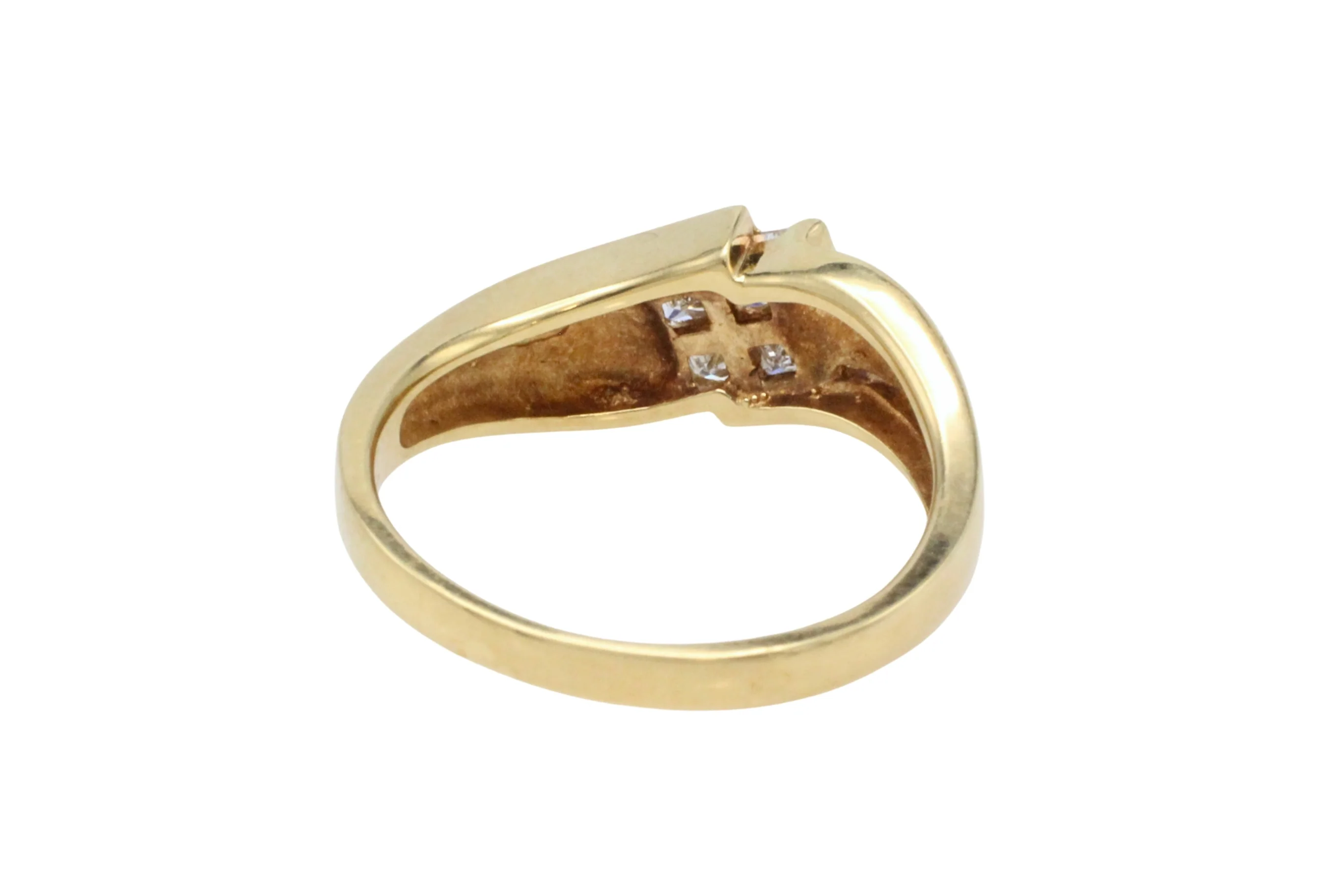 18 carat gold ring with princess cut diamonds - Image 5