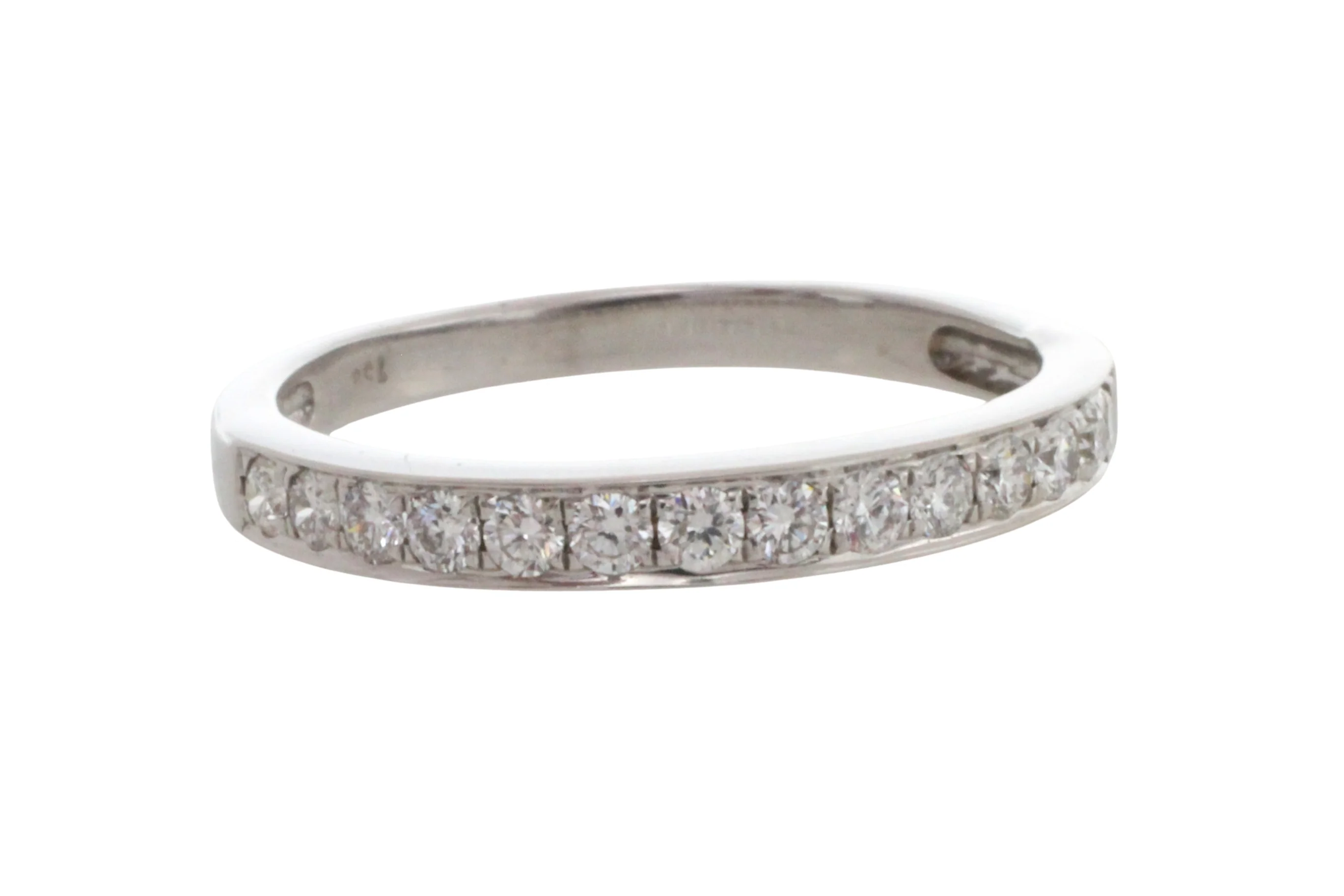 18 carat white gold band with diamonds - Image 2