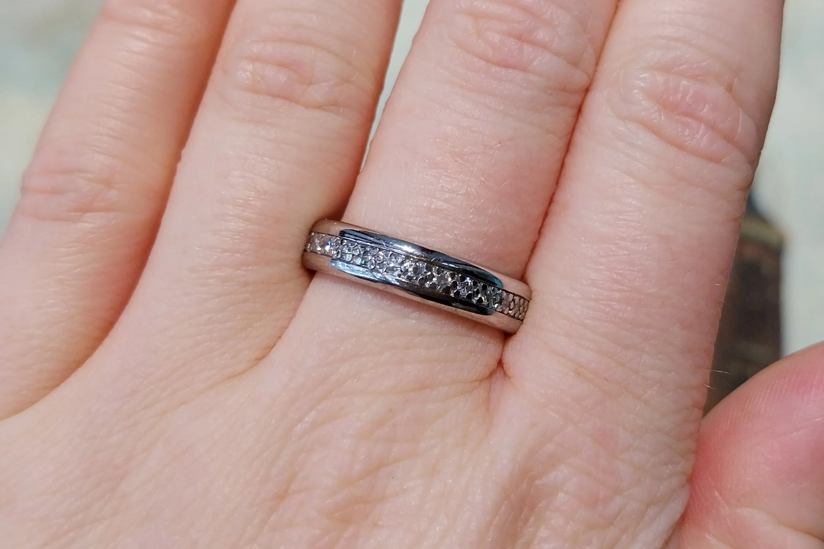 18 carat white gold eternity band with diamonds - Image 6