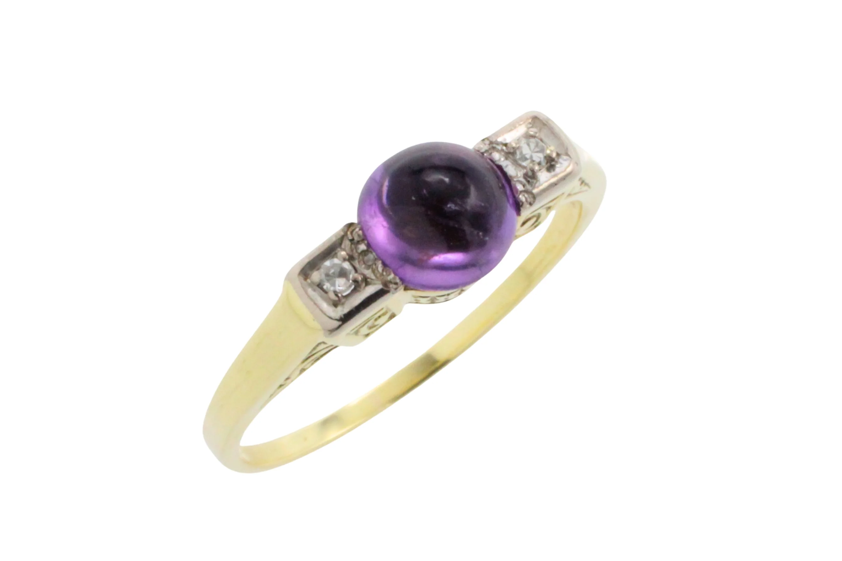 Cabochon amethyst ring with diamonds - Image 3