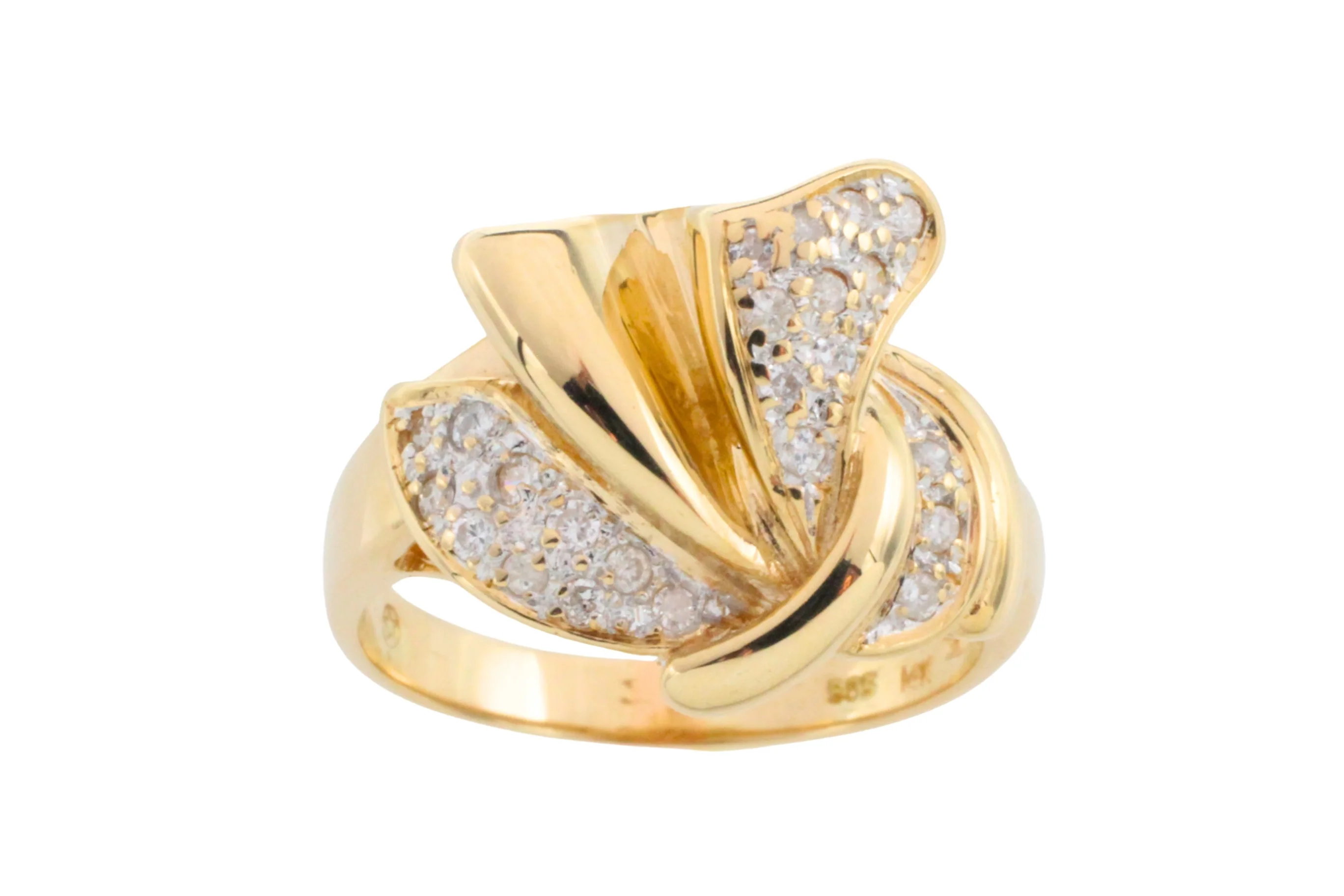 Diamond bow ring in 14 carat gold