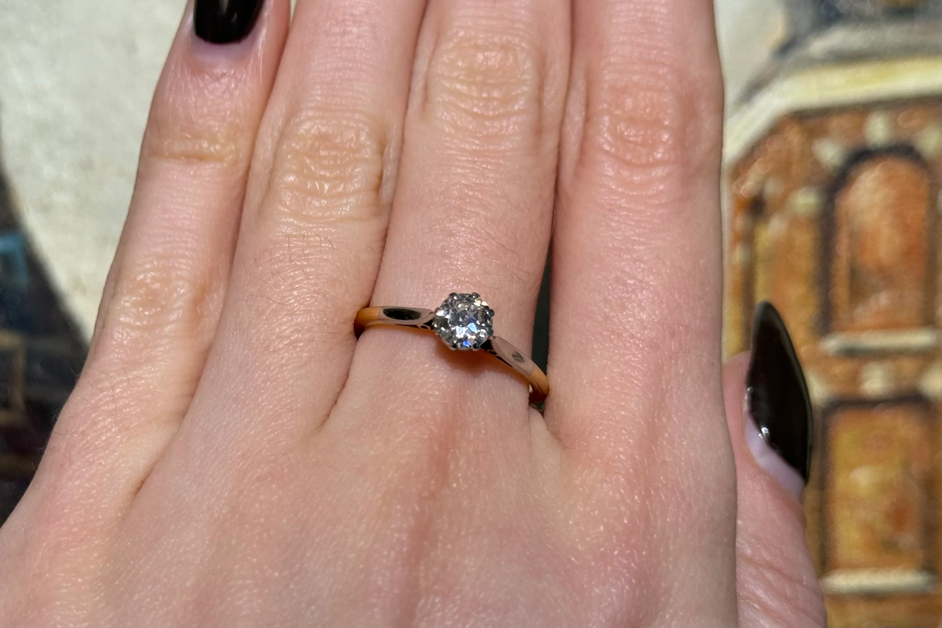 Diamond solitaire ring in platinum and gold - Image 6
