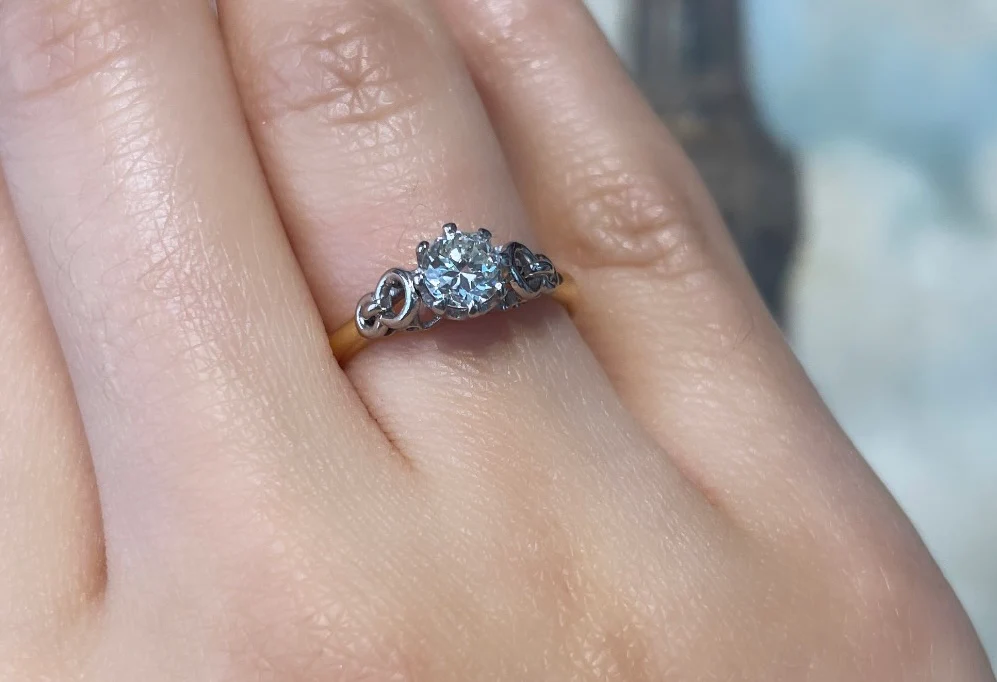 Diamond solitaire ring in platinum and gold - Image 7