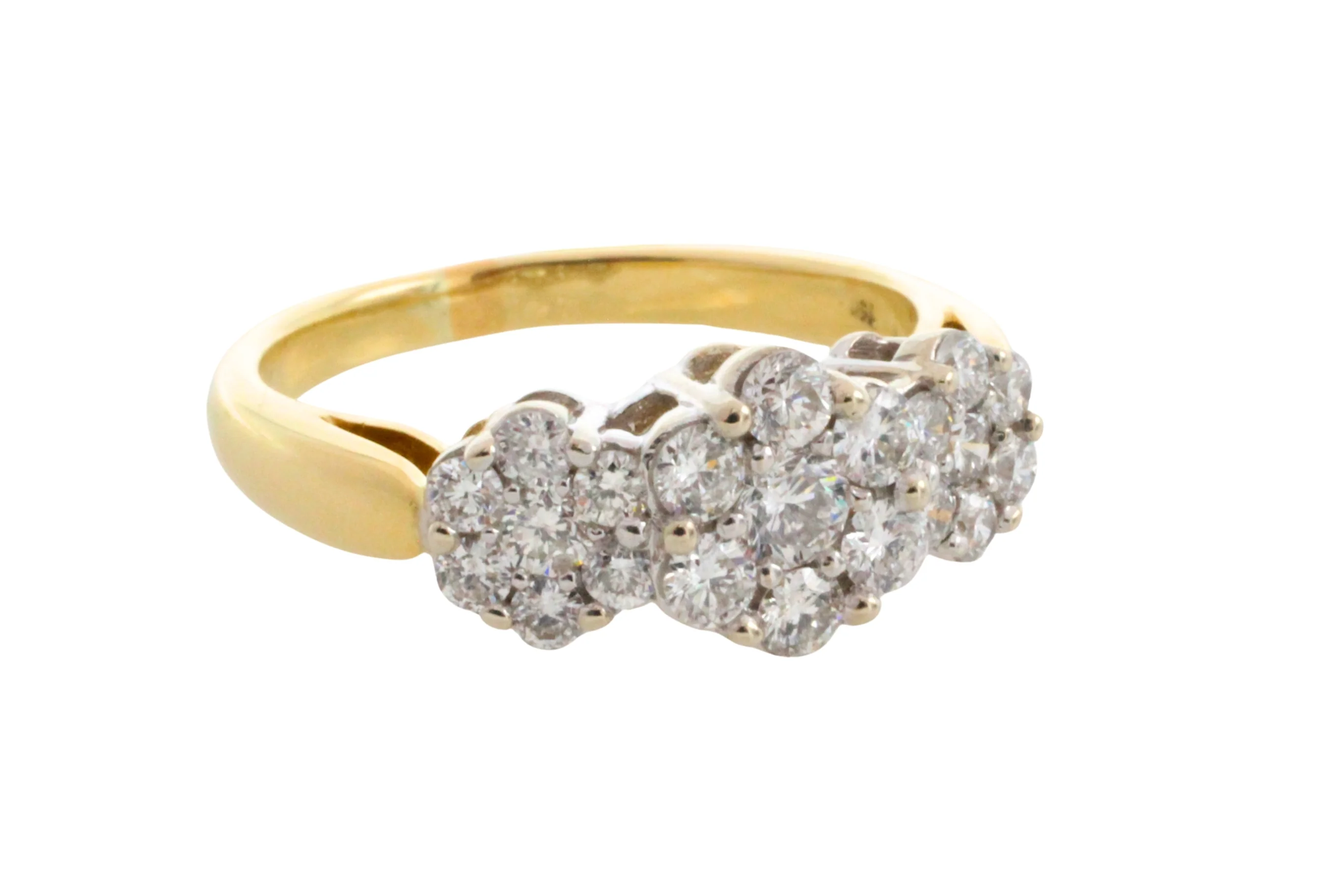 Diamond triple cluster ring in 18 carat gold - Image 2