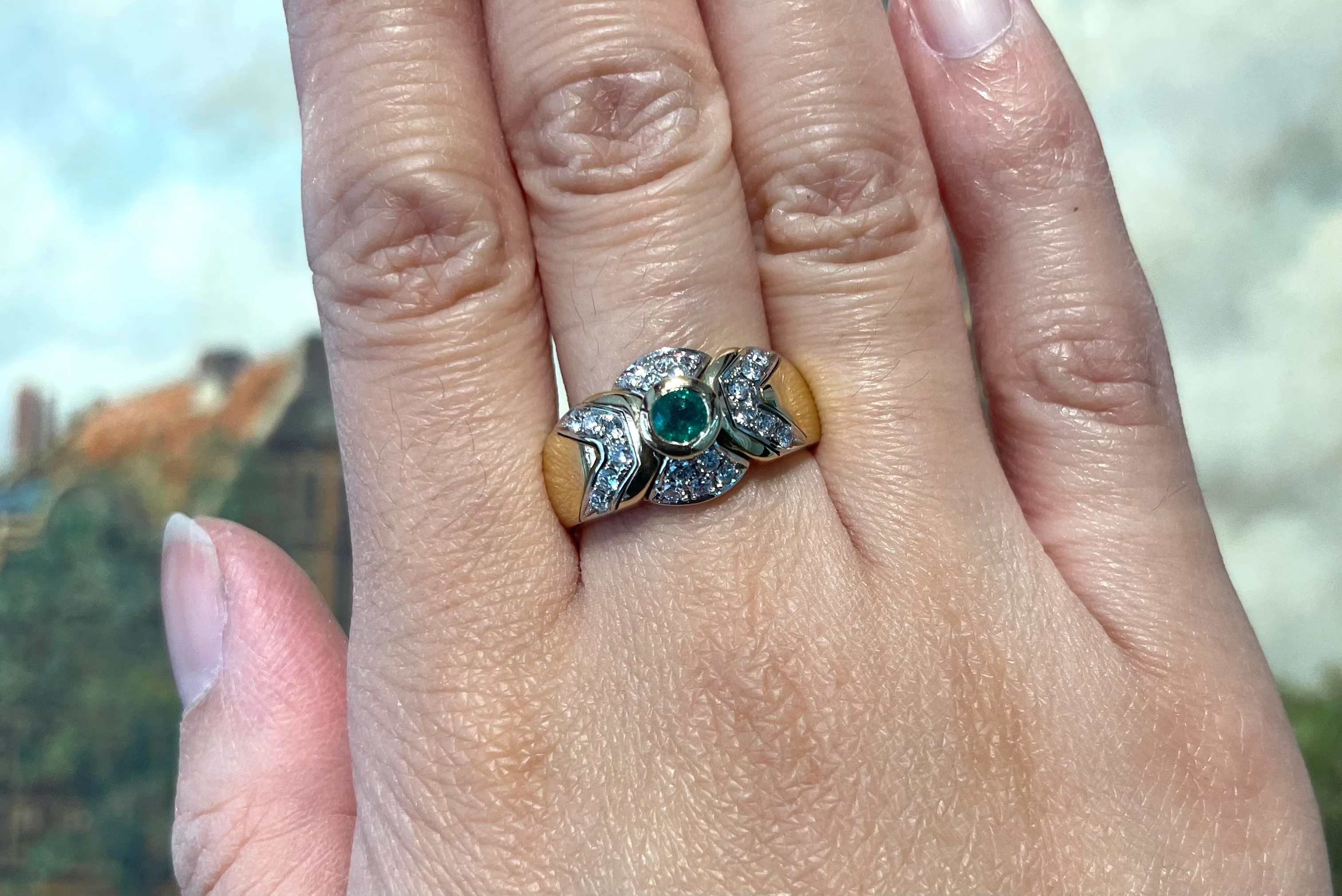 Emerald and diamond ring in 18 carat gold - Image 7