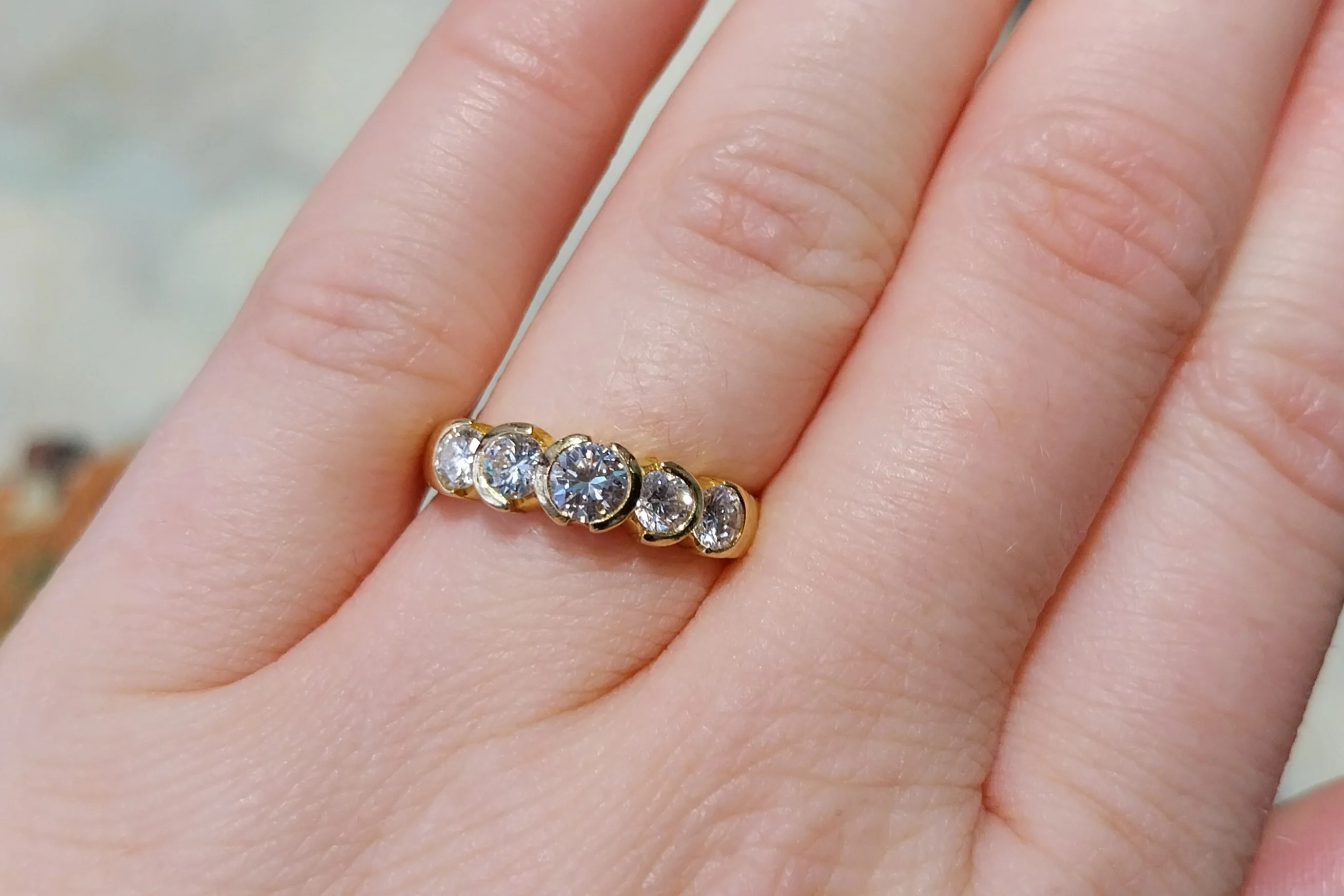 Five stone diamond ring in 18 carat gold - Image 7