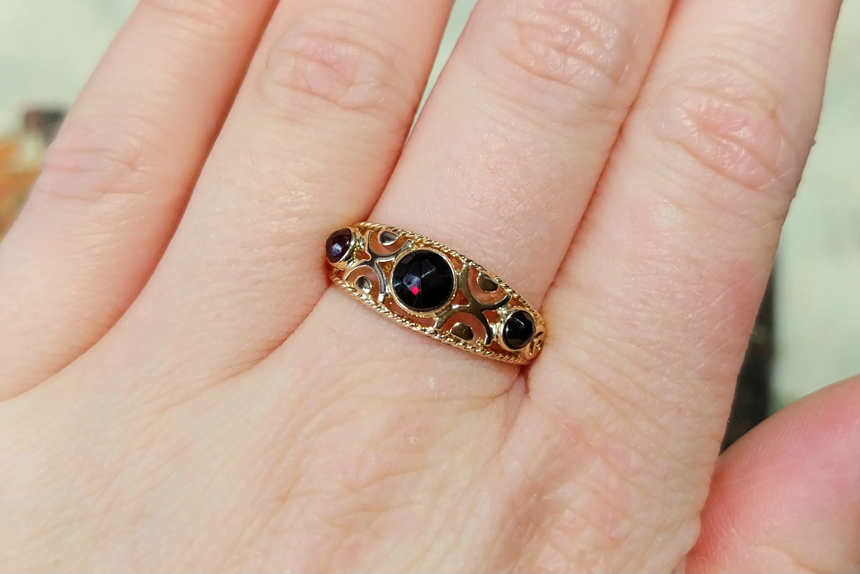 Garnet filigree ring in 14 carat gold - Image 7