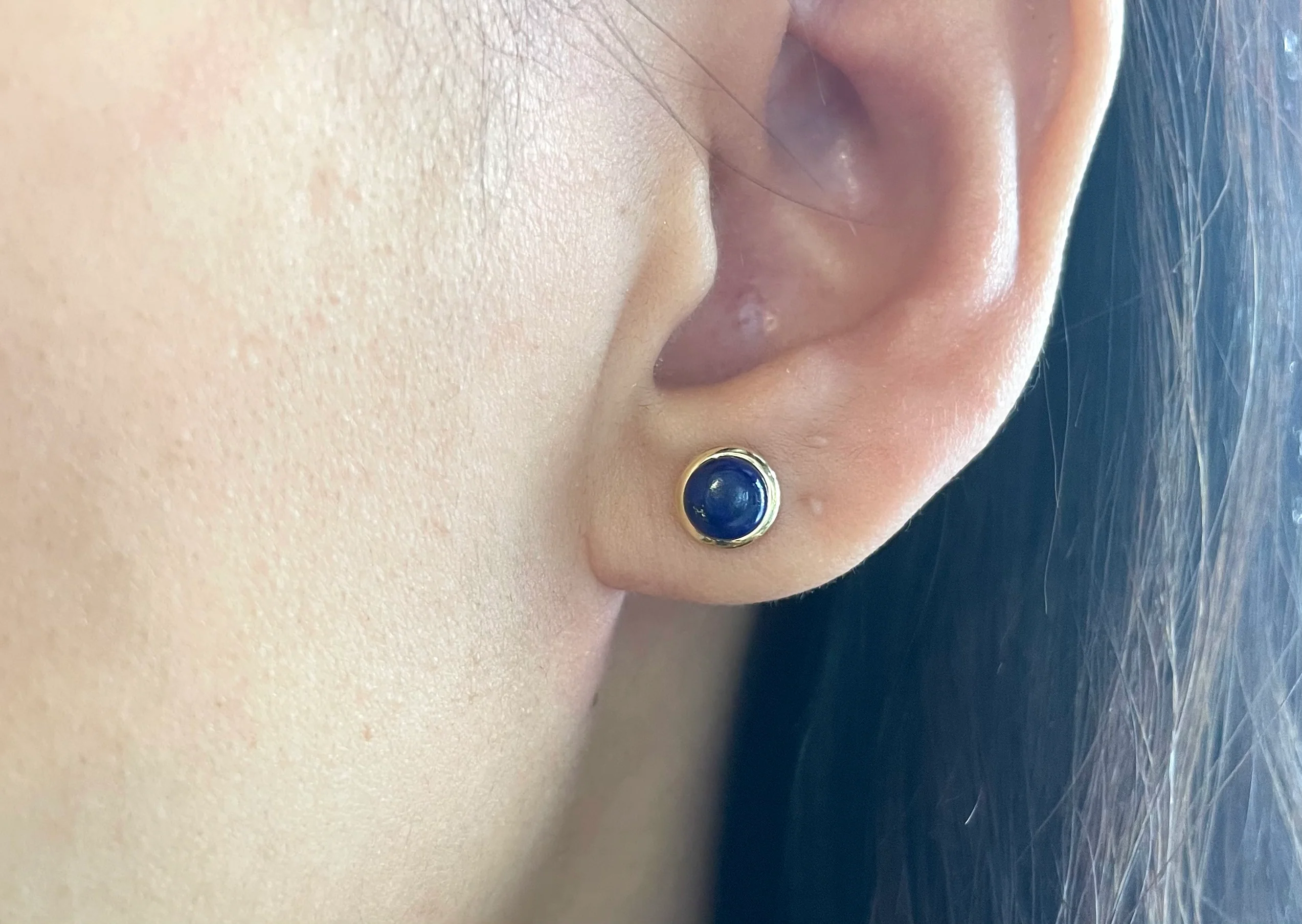 Lapiz studs in 18 carat gold - Image 5