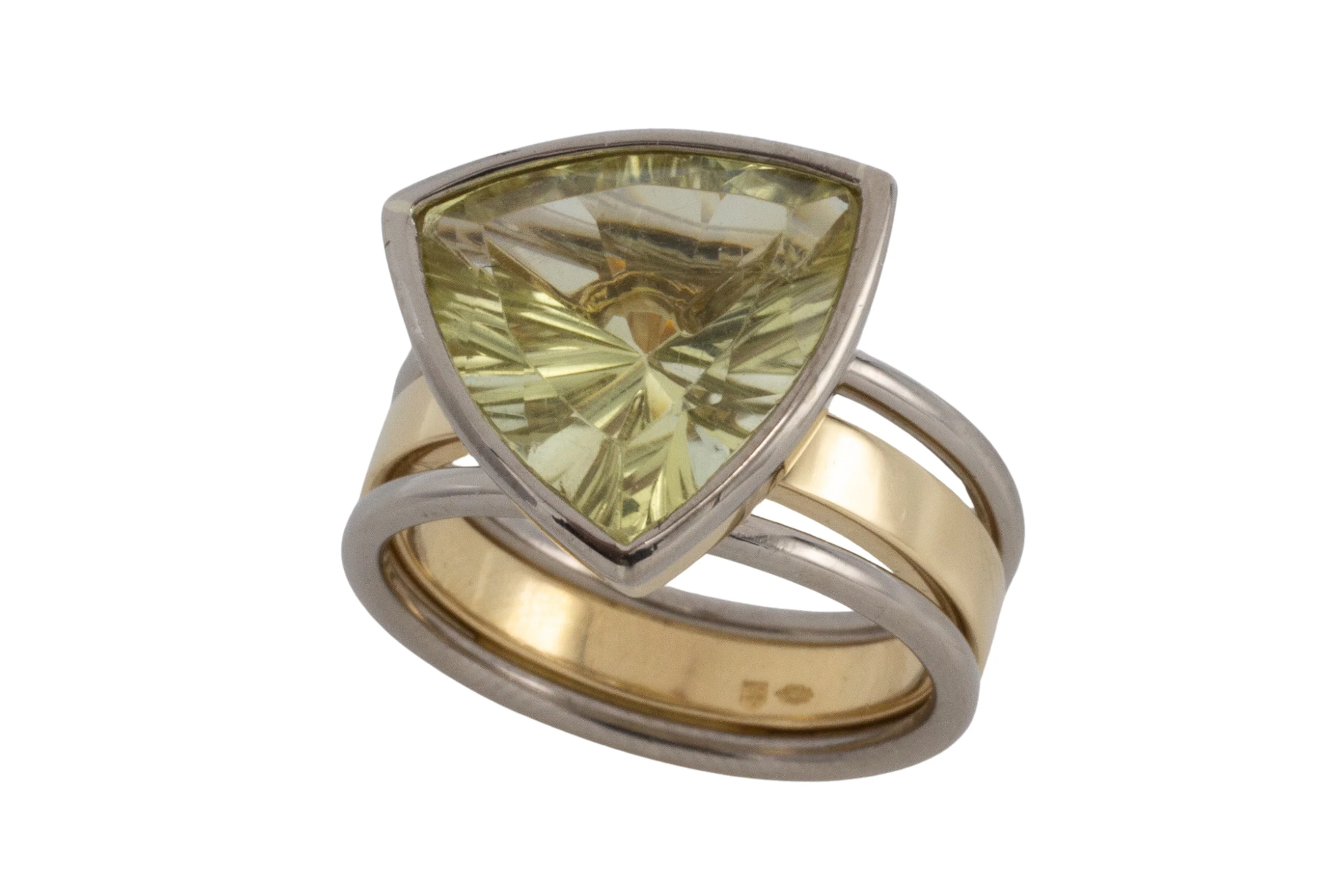 lemon quartz ring in white and yellow gold - Image 3