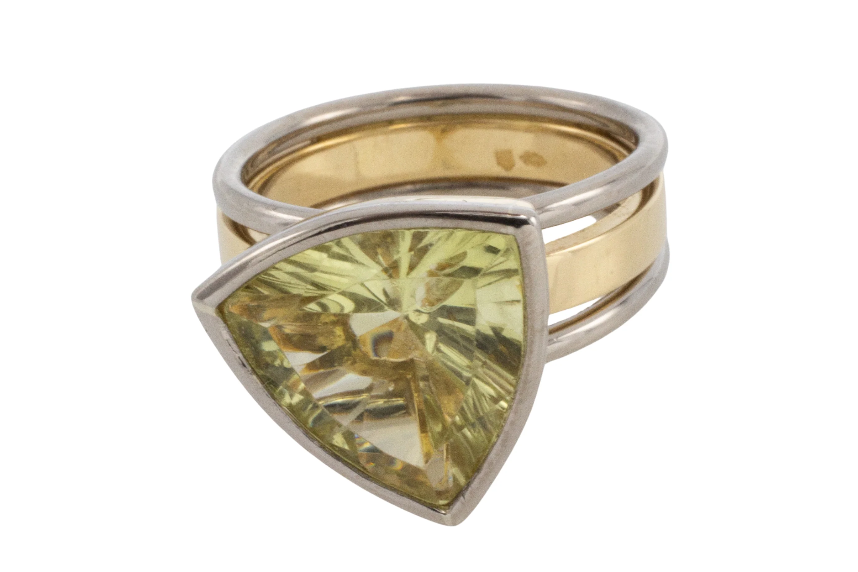 lemon quartz ring in white and yellow gold - Image 4