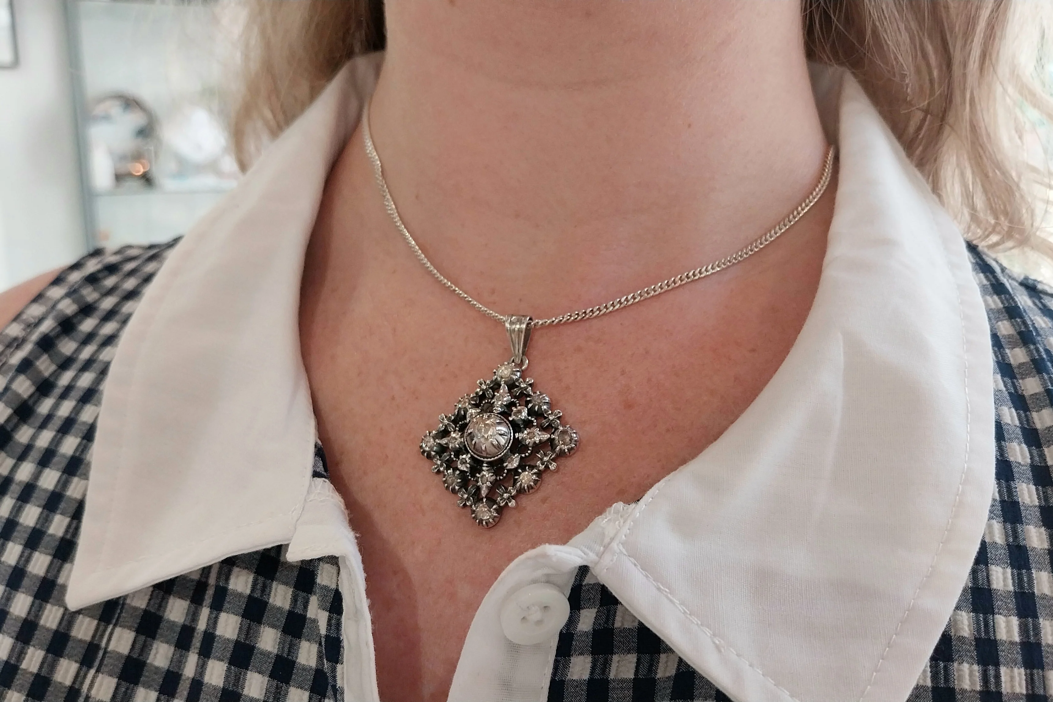 Rose diamond pendant in silver - Image 6