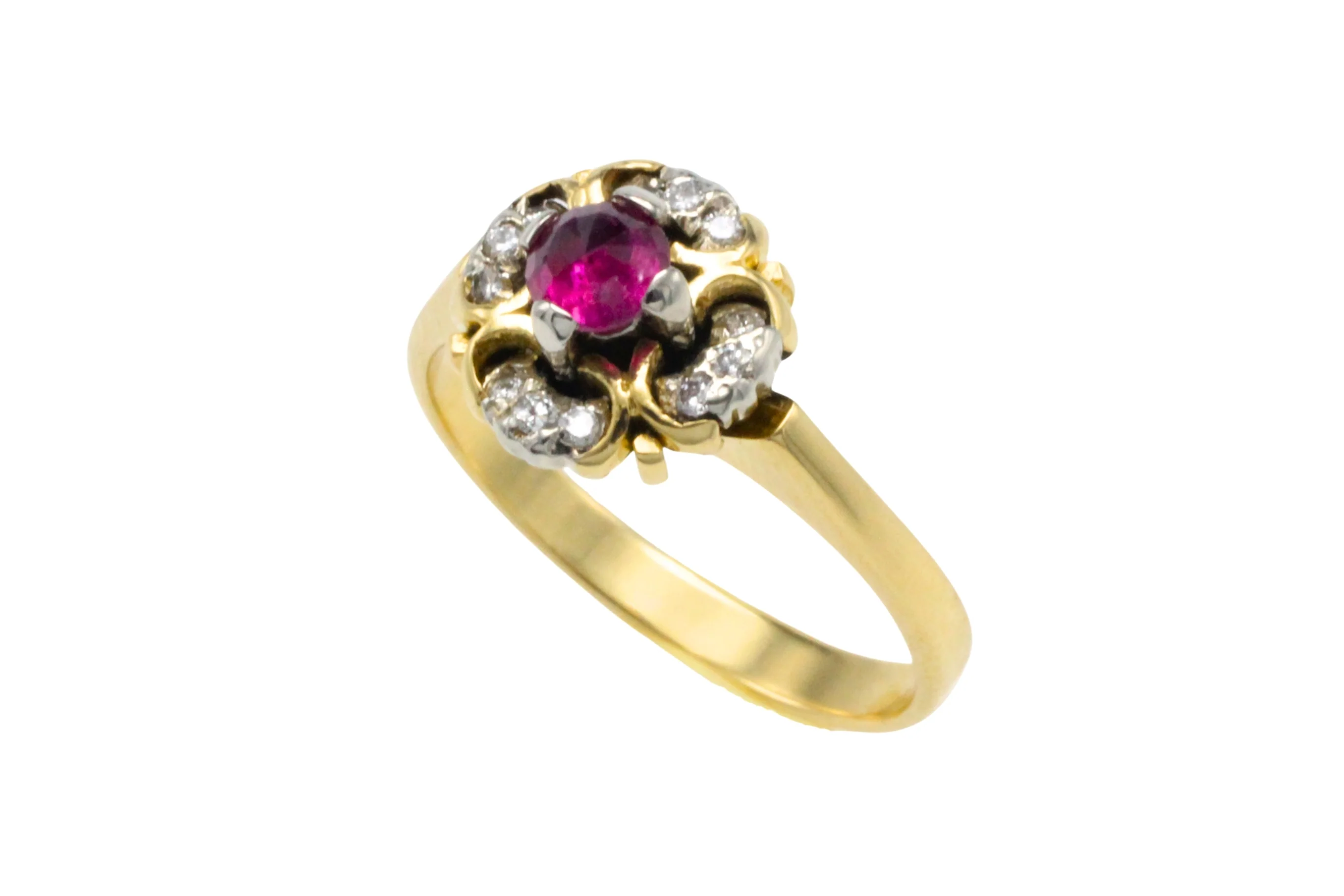 Ruby and diamond cluster ring in 18 carat gold - Image 2