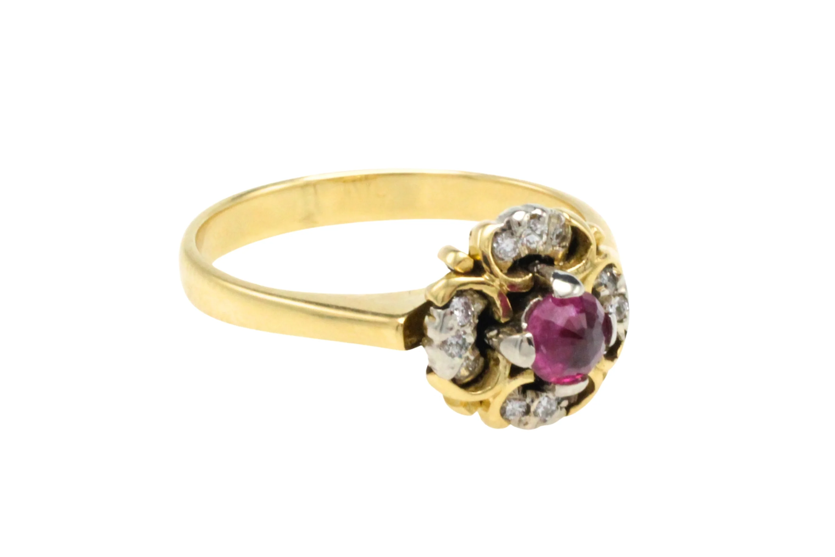 Ruby and diamond cluster ring in 18 carat gold - Image 4