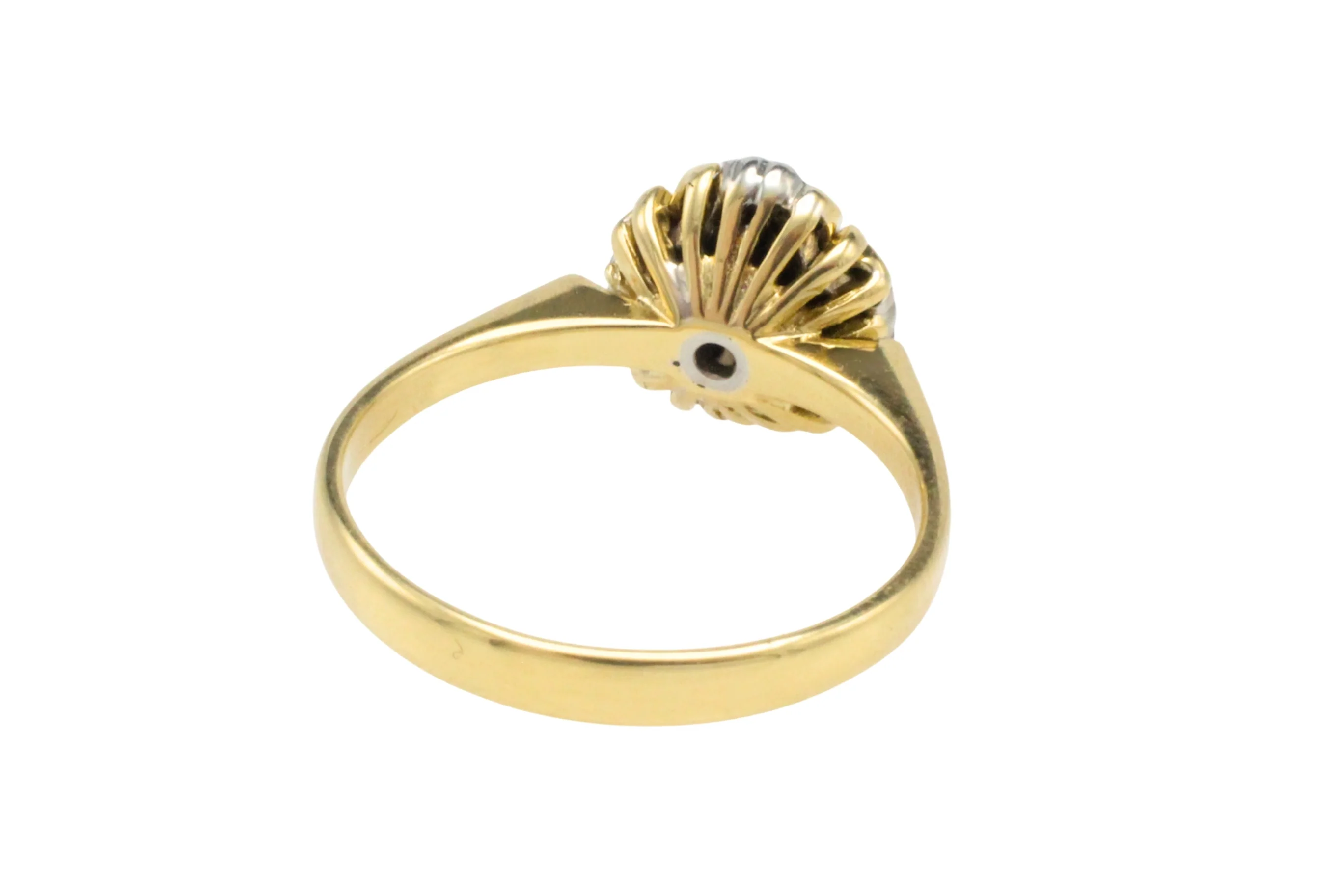 Ruby and diamond cluster ring in 18 carat gold - Image 5
