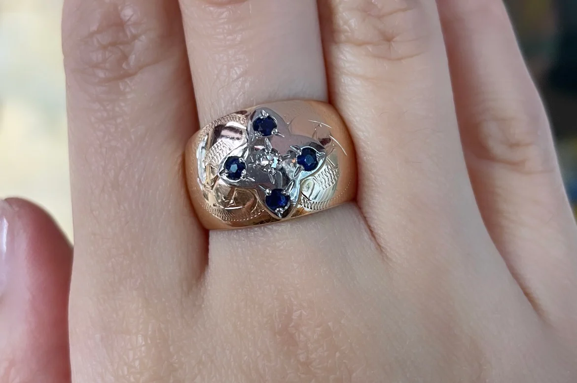Sapphire and diamond band in 14 carat gold - Image 5