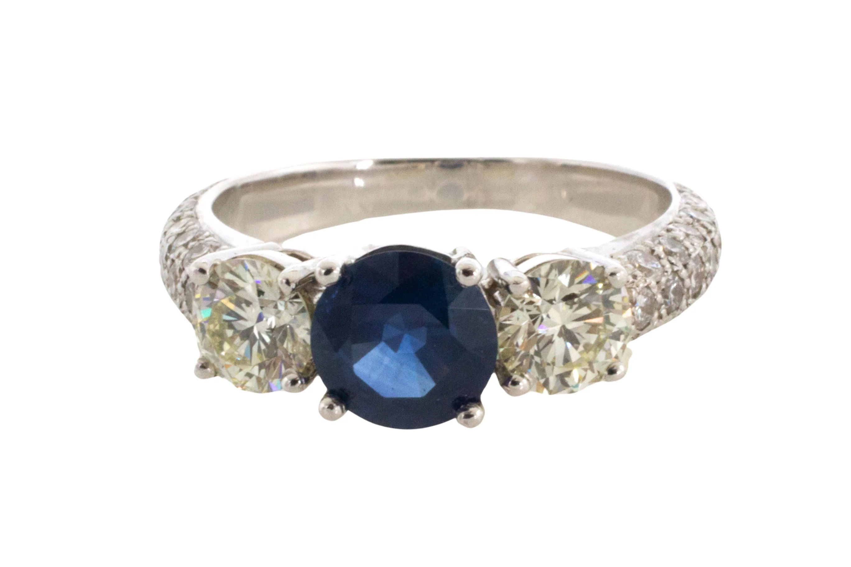 Sapphire and diamond ring in 18 carat white gold - Image 2