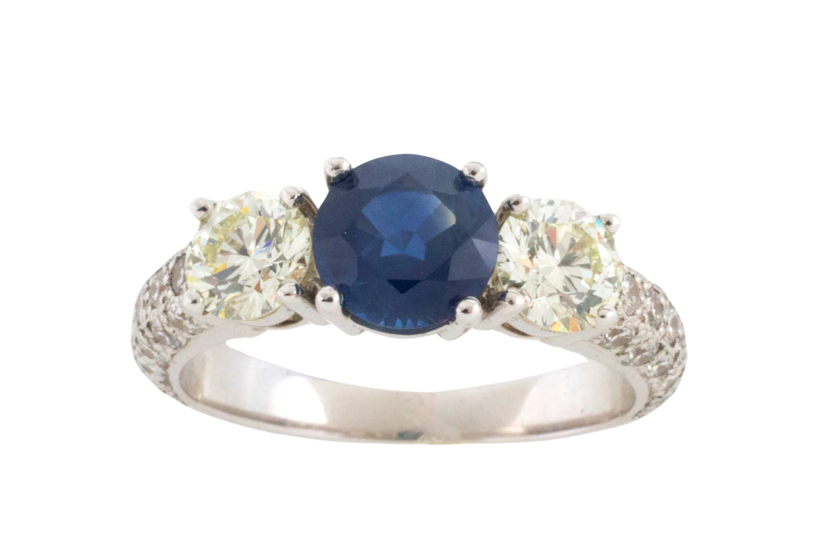 Sapphire and diamond ring in 18 carat white gold - Image 4