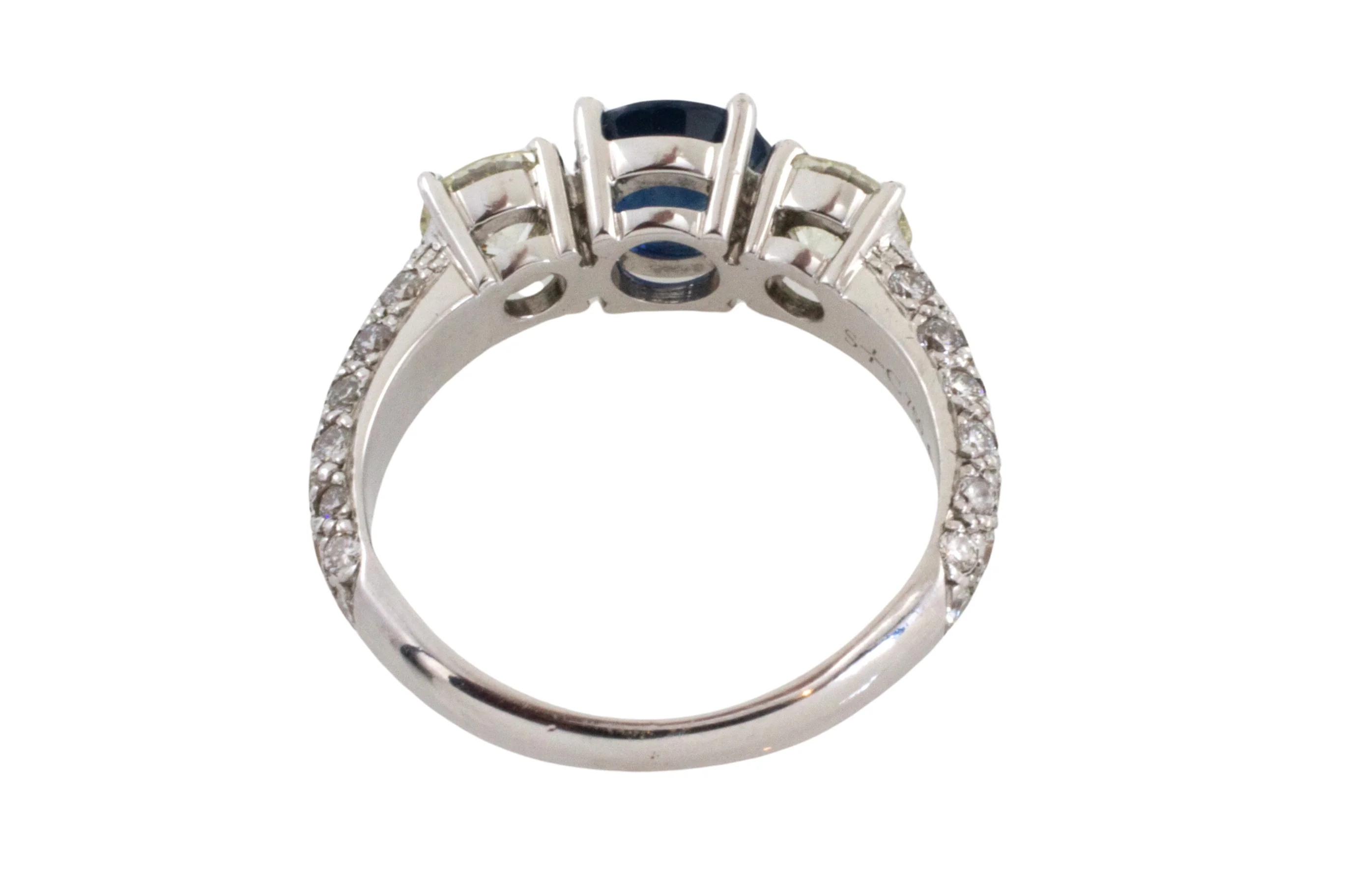 Sapphire and diamond ring in 18 carat white gold - Image 7