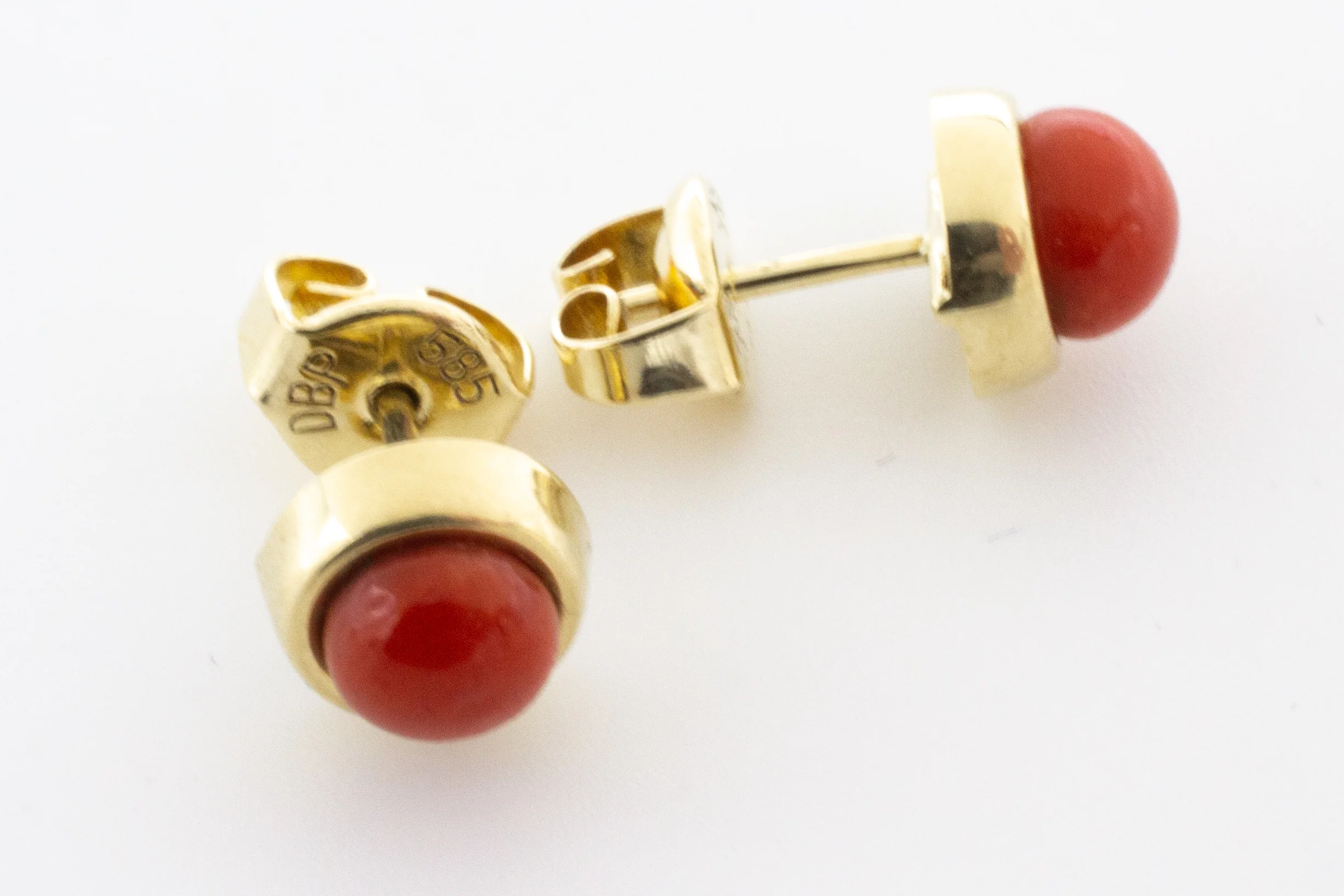 Vintage 14 carat gold studs