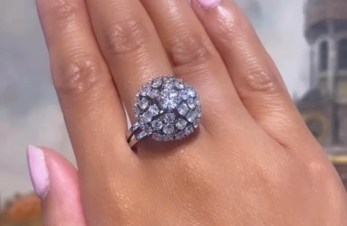 Vintage diamond dome cluster ring in white gold - Image 7