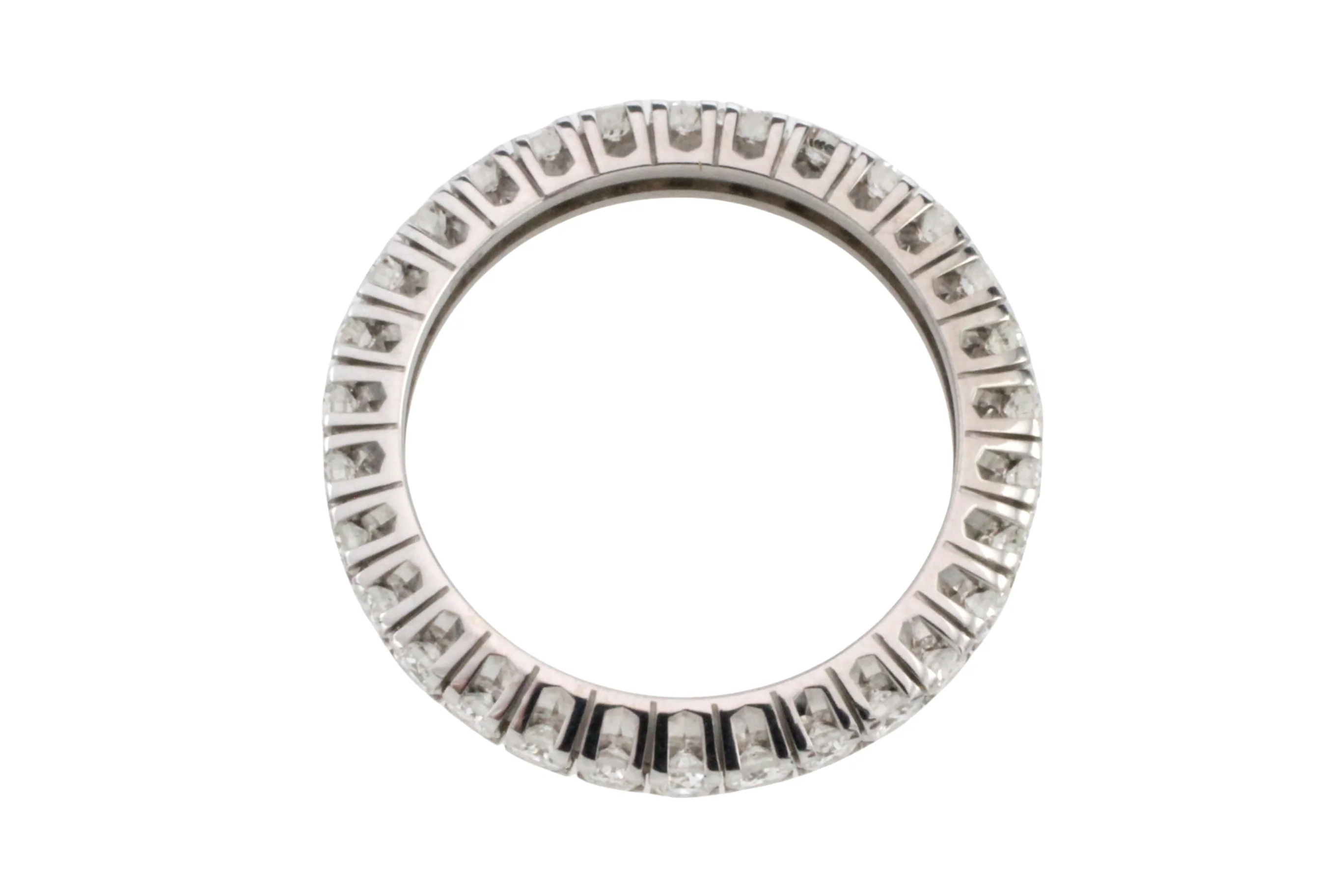 White gold eternity band with diamonds - Image 4