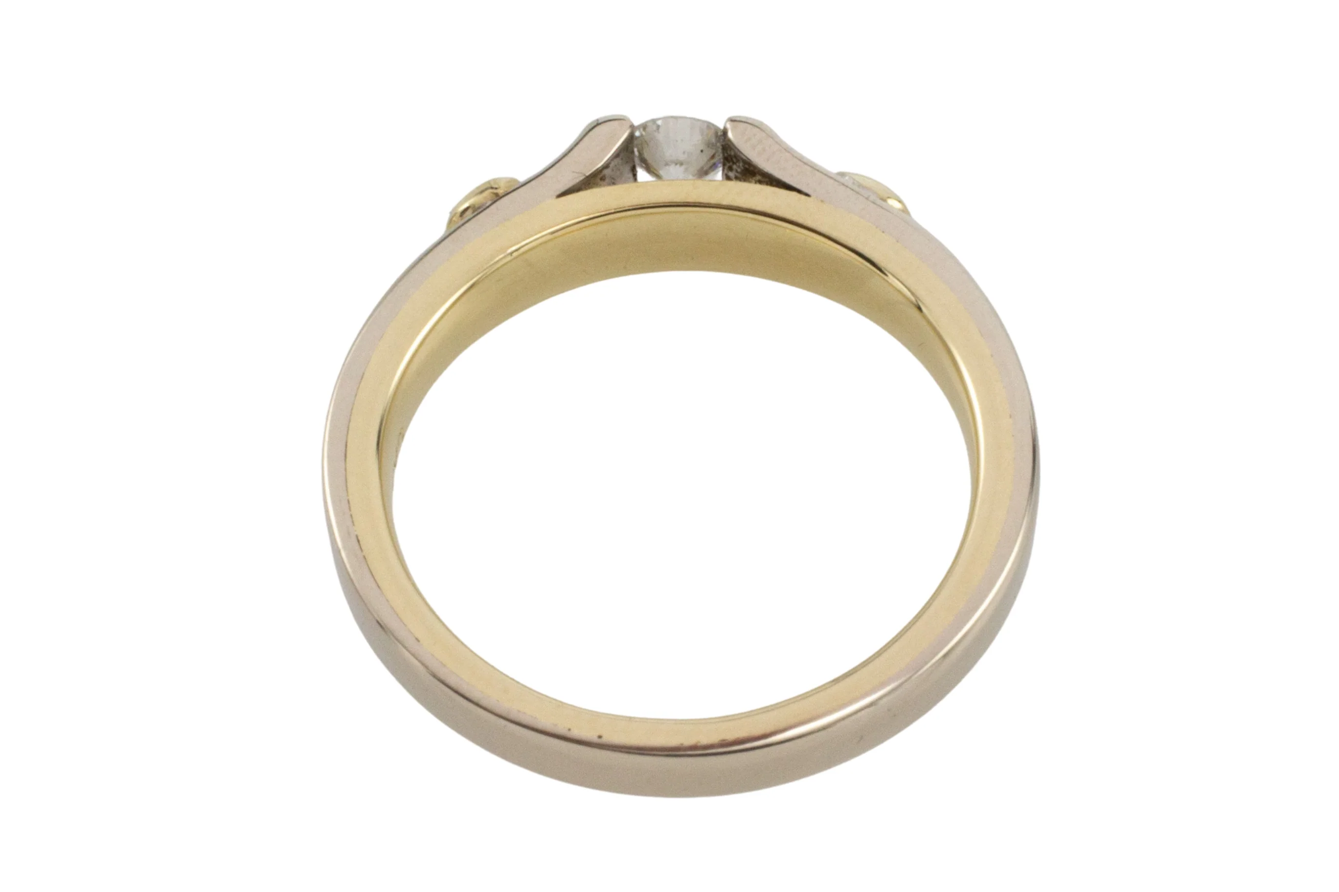 Yellow and white gold three stone diamond ring - Image 4